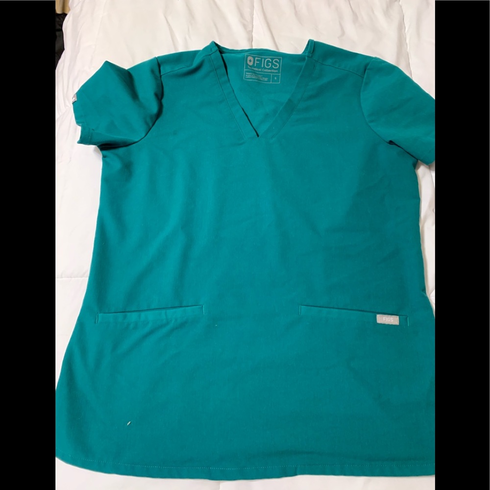 Figs scrub top
